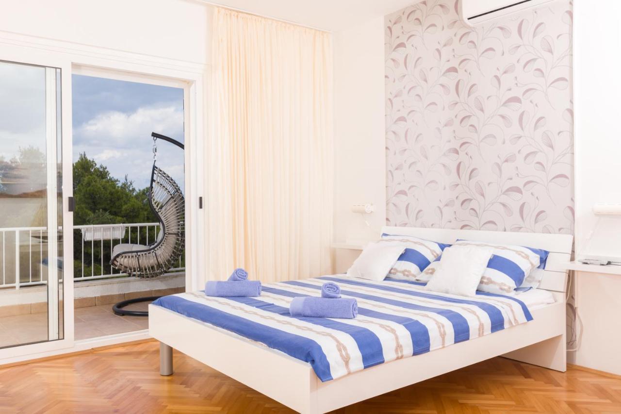 Apartments Dobronic Jelsa  Exterior photo
